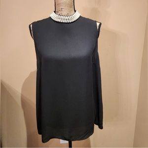 ✨Gorgeous Pearl Embellished Neckline Blouse✨